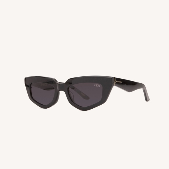 DEZI Accessories - DEZI Sunwear “On Read” in Black / Dark Smoke NWOT